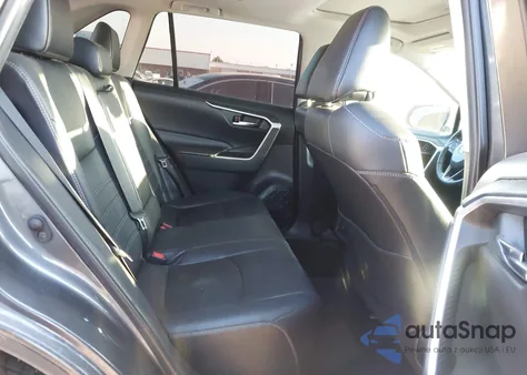 2021 Toyota Rav4 Xle Premium z USA, uszkodzony, nr VIN 2T3A1RFVXMC160043